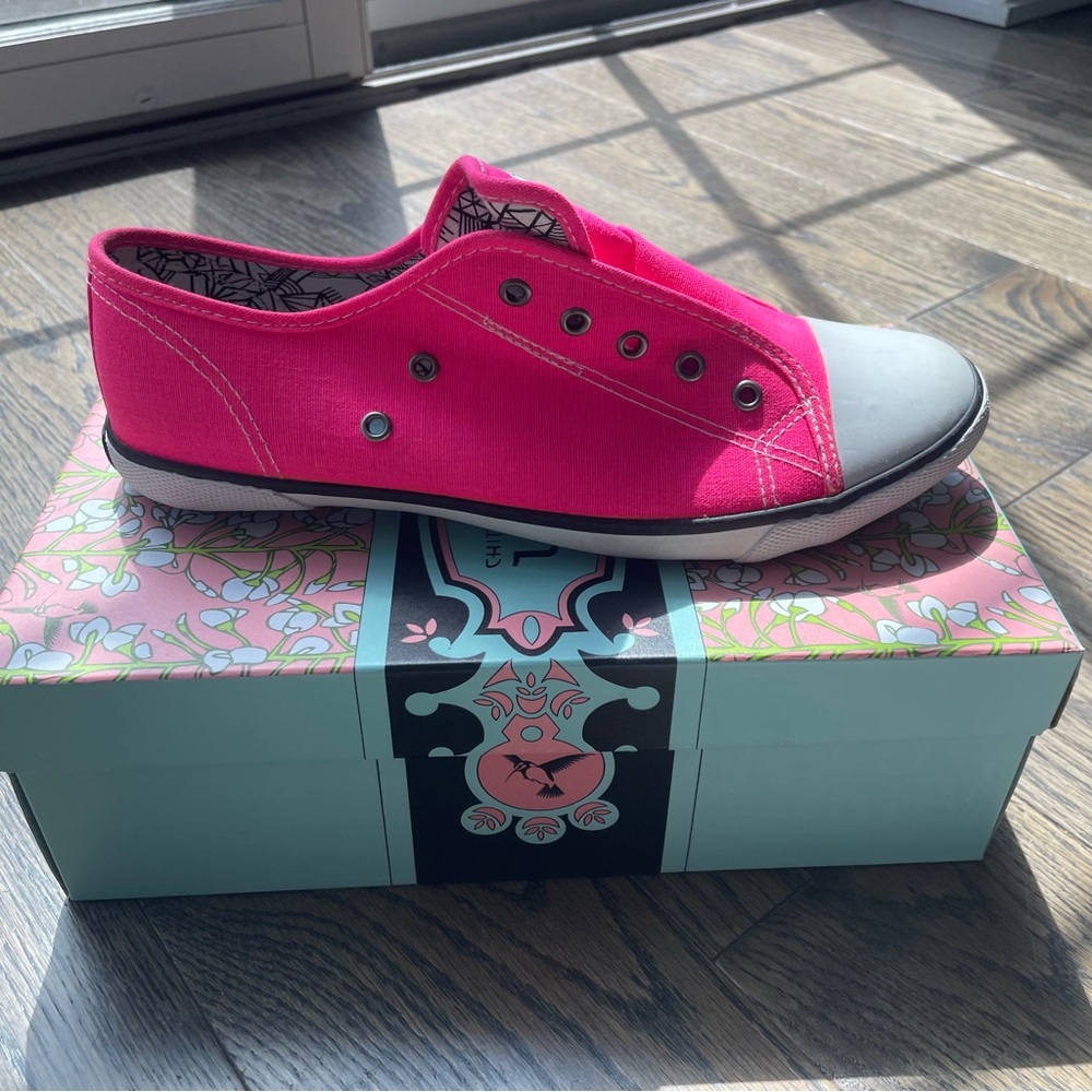 Chinese Laundry Carbon Canvas Sneakers - Picture 3 of 7